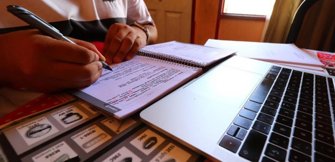 Artículo en El Dínamo destaca los logros del colegio PuenteMaipo en su trabajo de educación a distancia